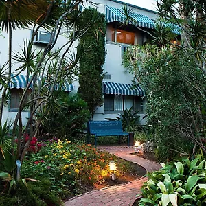 Travelodge At Lax Hotel